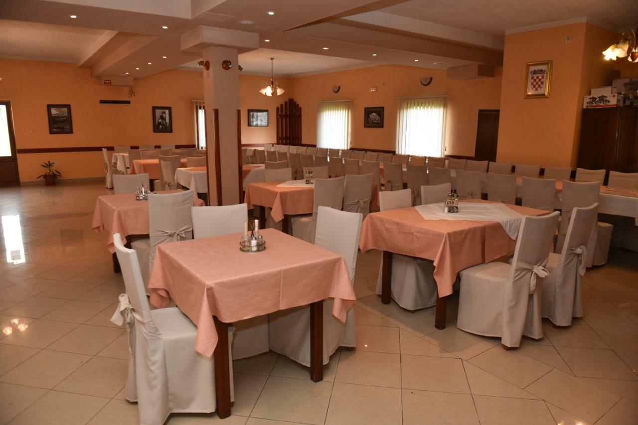 Bed and Breakfast Bistro Kristina Perusic Zewnętrze zdjęcie